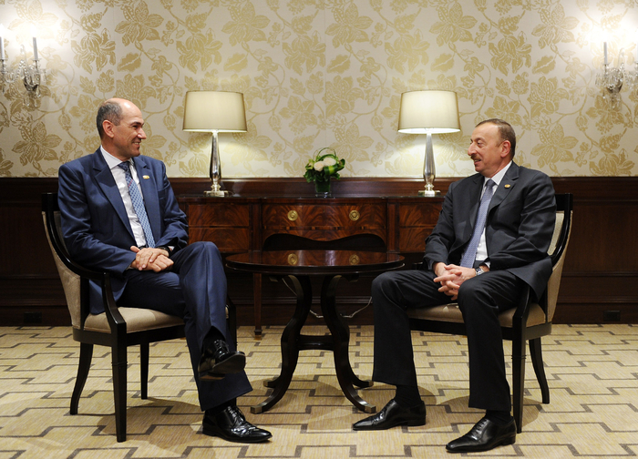 Ильхам Алиев встретился с премьер-министром Словении