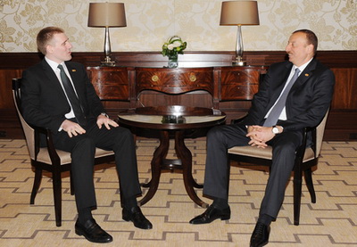 Ильхам Алиев встретился с премьер-министром Черногории - ФОТО
