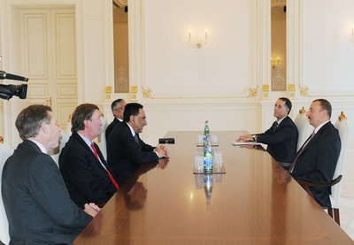 Ильхам Алиев принял делегацию Великобритании