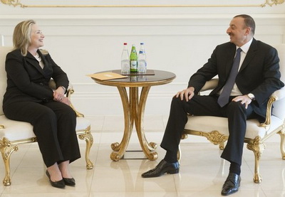 Ильхам Алиев принял госсекретаря США Хиллари Клинтон - ФОТО
