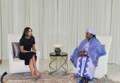 Мехрибан Алиева встретилась с участвующей в проходящем в Баку Форуме Кранс Монтана первой леди Нигера