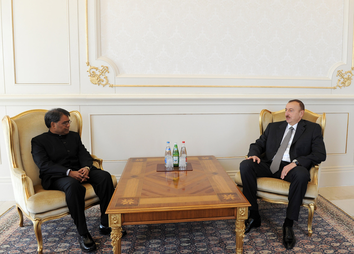 Ильхам Алиев принял верительные грамоты новоназначенного посла Индии - ФОТО