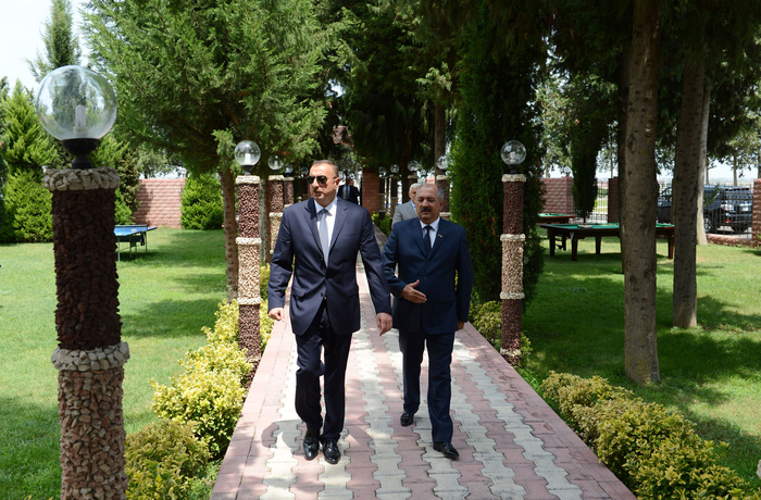 Ильхам Алиев ознакомился с Площадью флага и реконструированным Парком молодежи в Джалилабаде - ФОТО