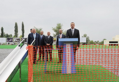 Ильхам Алиев принял участие в церемонии закладки фундамента Центра Гейдара Алиева в Шеки - ФОТО