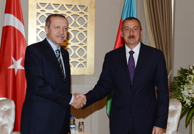 Состоялась встреча Ильхама Алиева с премьер-министром Турции - ФОТО