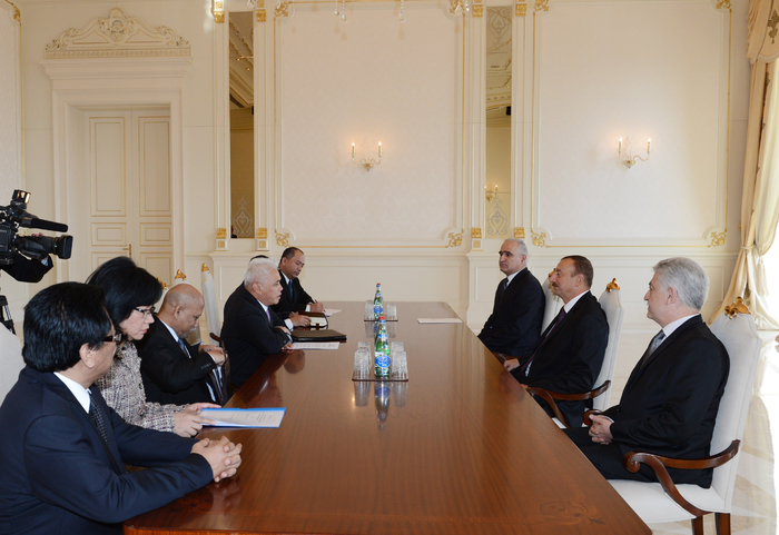 Ильхам Алиев принял делегацию во главе с министром по экономическим вопросам Индонезии - ФОТО