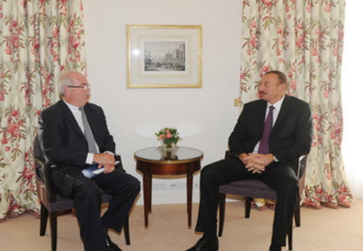Ильхам Алиев встретился с генеральным исполнительным секретарем компании «Total»