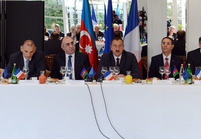Ильхам Алиев: «Экономическое сотрудничество между Азербайджаном и Францией идет в ускоренном темпе» - ФОТО