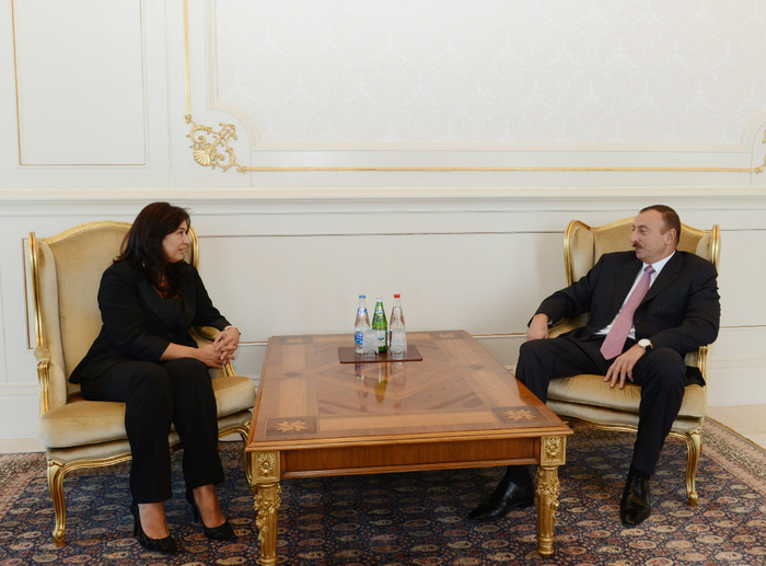 Президент Азербайджана принял верительные грамоты новоназначенного посла Болгарии в стране - ФОТО