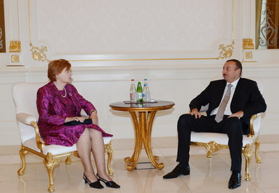 Ильхам Алиев встретился с экс-президентом Латвии
