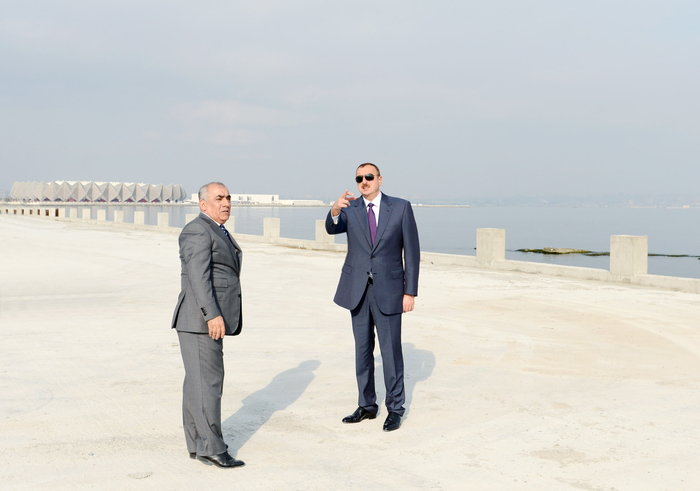 Президент Азербайджана побывал на Площади флага - ФОТО