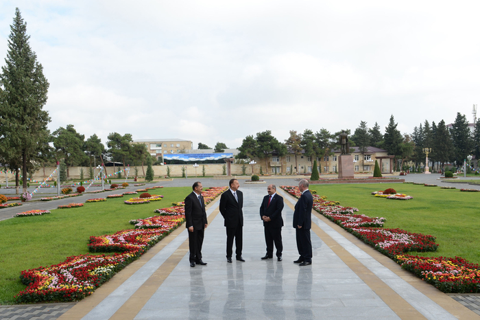 Президент Азербайджана ознакомился с работой по реконструкции, проведенной в Парке Гейдара Алиева в Имишли - ФОТО