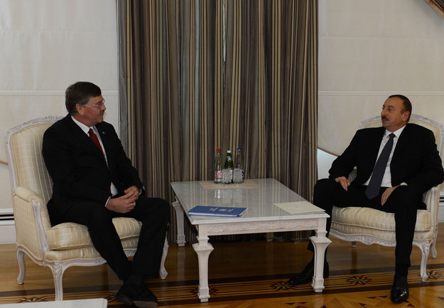 Ильхам Алиев принял новоназначенного резидента-координатора ООН в Азербайджане - ФОТО