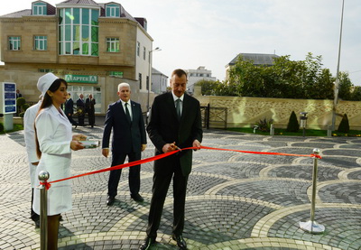 Ильхам Алиев принял участие в открытии городской поликлиники в поселке Ахмедлы - ФОТО