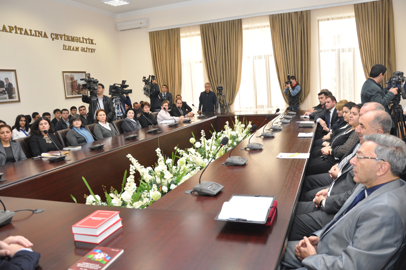 В Бакинской высшей нефтяной школе отметили День Конституции Азербайджана - ФОТО