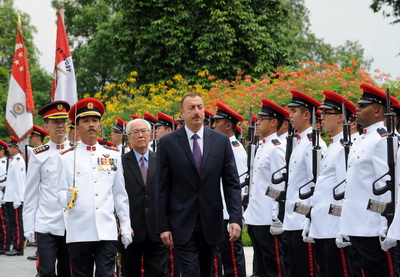 Состоялась церемония официального приветствия находящегося с визитом в Сингапуре Ильхама Алиева - ФОТО