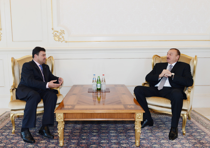 Ильхам Алиев принял верительные грамоты послов ряда государств - ФОТО
