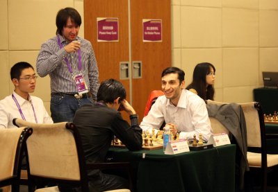 Теймур Раджабов и Шахрияр Мамедъяров на турнире по быстрым шахматам в Пекине - ФОТО