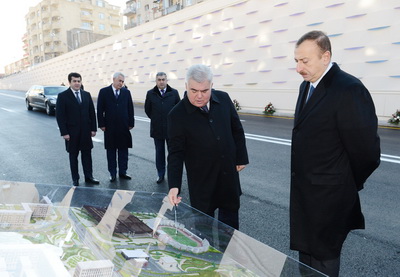 Ильхам Алиев принял участие в сдаче нового автотуннеля в Баку - ФОТО