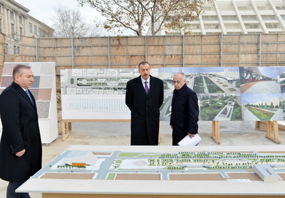 Ильхам Алиев ознакомился с ходом строительства ряда объектов на территории между улицами Физули и Мирзаги Алиева в Баку - ФОТО