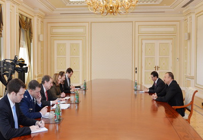 Президент Ильхам Алиев принял главного советника министра обороны США