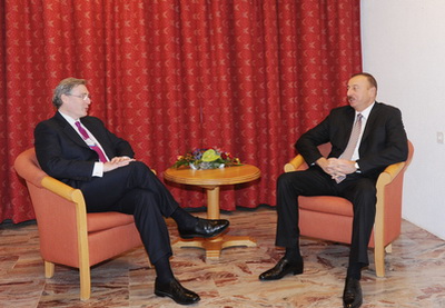 Ильхам Алиев обсудил с главой компании Booz&СO развитие сферы ИКТ в Азербайджане