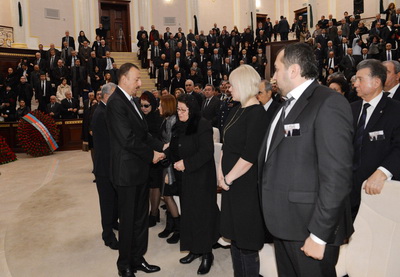 Ильхам Алиев принял участие в церемонии прощания с президентом НАНА - ФОТО
