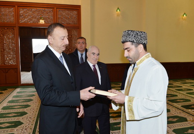 Ильхам Алиев принял участие в открытии новой мечети в Габале - ФОТО