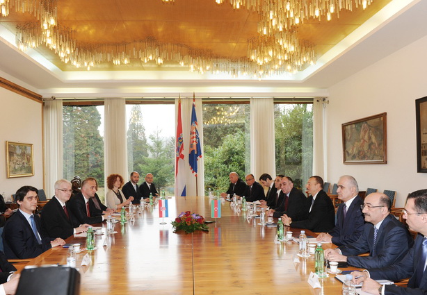 Прошла встреча президентов Азербайджана и Хорватии в расширенном составе - ФОТО