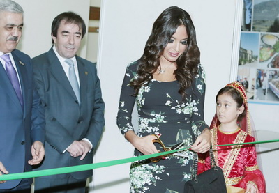 В Баку состоялась церемония открытия VII Международной проектной олимпиады школьников «Охрана окружающей среды» - ФОТО