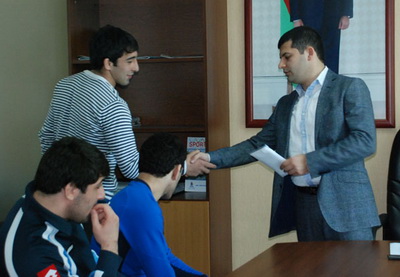 Федерация борьбы Азербайджана наградила призеров чемпионата Европы – ФОТО