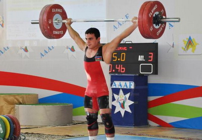 На чемпионате мира не смогли побить рекорд азербайджанского тяжелоатлета