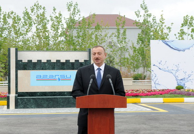 Ильхам Алиев: «В центре всей нашей политики находится человеческий фактор, гражданин Азербайджана» - ФОТО