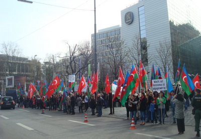 Азербайджанцы Германии провели акцию протеста против расовой дискриминации - ФОТО