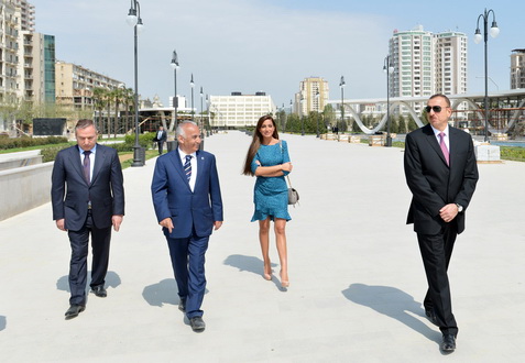Ильхам Алиев ознакомился с ходом работ по строительству садово-паркового комплекса в Баку - ФОТО