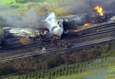 Один человек погиб, 33 пострадали при аварии поезда в Бельгии