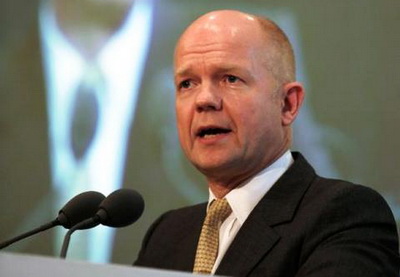 Глава МИД Британии: «Уважайте право Израиля на защиту»