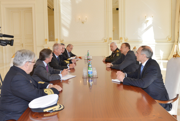 Ильхам Алиев принял делегацию во главе с министром обороны Испании