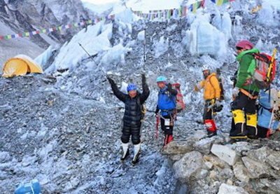 Женщина-инвалид из Индии совершила восхождение на Эверест