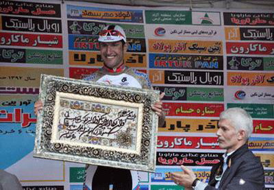 Эльчин Асадов в шаге от тройки лидеров спринтерского зачета велогонки «Тур Ирана»