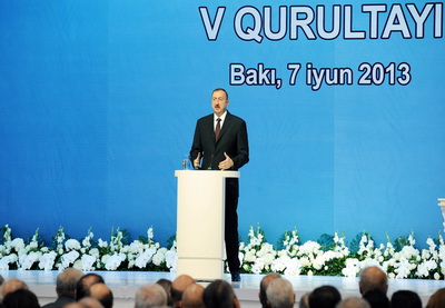 Ильхам Алиев: «Азербайджан будет уверенно и успешно идти вперед» - ФОТО