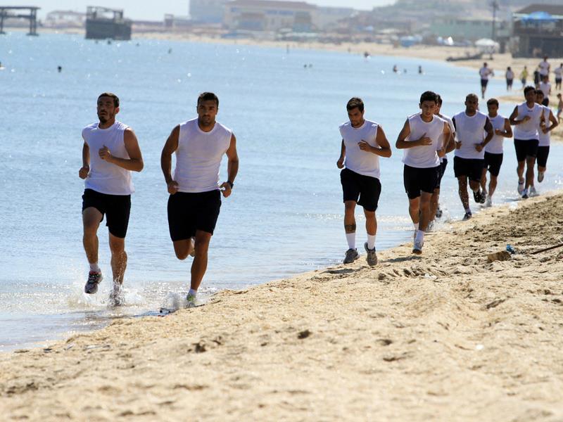 Футболисты «Бакы» тренируются на пляже – ФОТО – ВИДЕО