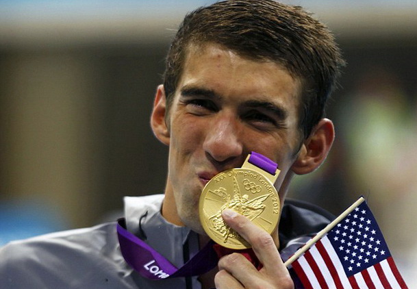 Великому пловцу современности Майклу Фелпсу вручили «Золотые очки» - ФОТО