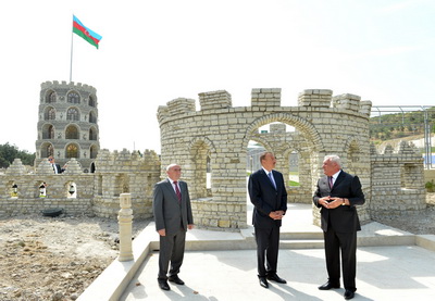 Президент Азербайджана ознакомился с Площадью флага в Шабране - ФОТО