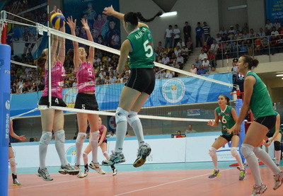 Женская сборная Азербайджана по волейболу проиграла российскому клубу