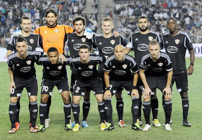 «Карабах» - «Айнтрахт»: хороший второй тайм, плохое поле и «неактивные» болельщики