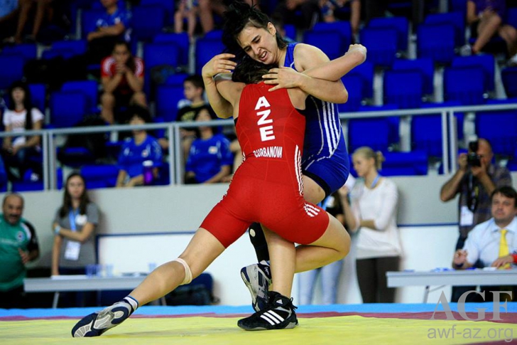 Как азербайджанская спортсменка завоевала медаль на чемпионате мира по борьбе – ВИДЕО