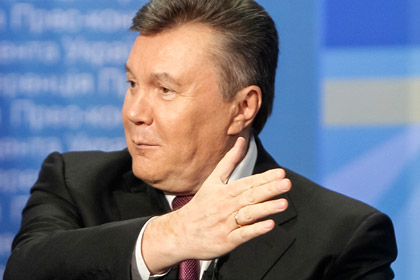 Янукович покинул Украину