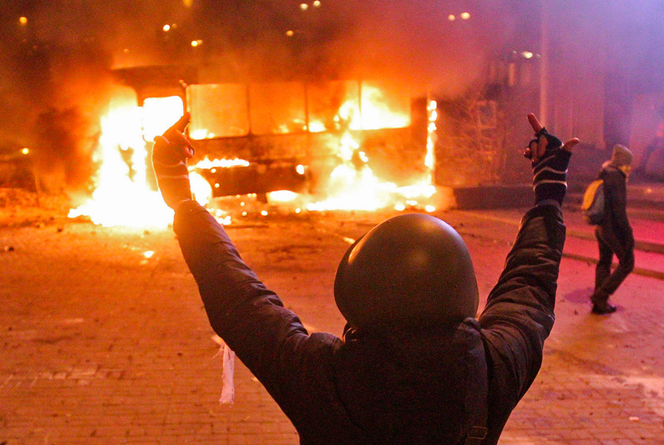 Число раненных в столкновениях в Киеве превысило 100 человек - ФОТО