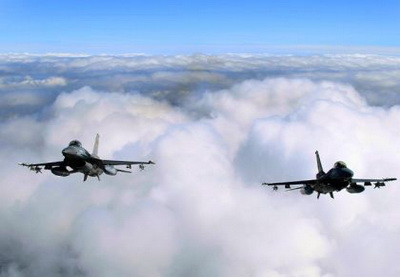 Азербайджан поднял боевые самолеты в небе над Карабахом